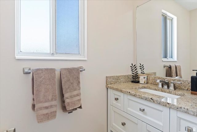 5549 S APPLE VALE DR, Murray, UT 84123