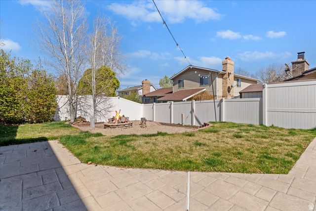 5549 S APPLE VALE DR, Murray, UT 84123