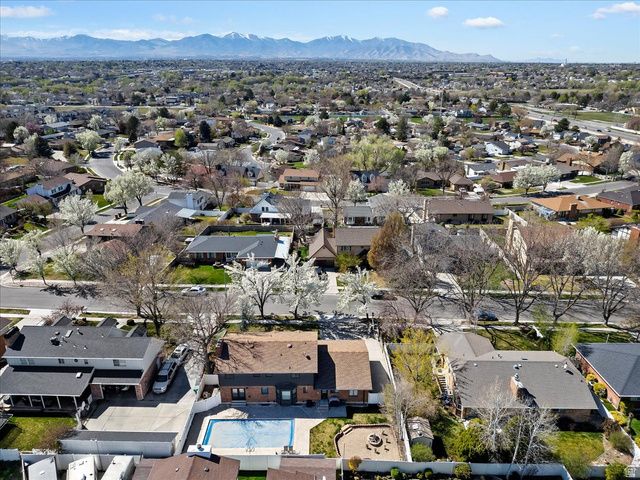 5549 S APPLE VALE DR, Murray, UT 84123