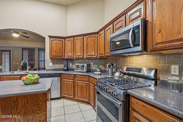 6425 FRANKLIN GATE Drive, El Paso, TX 79912