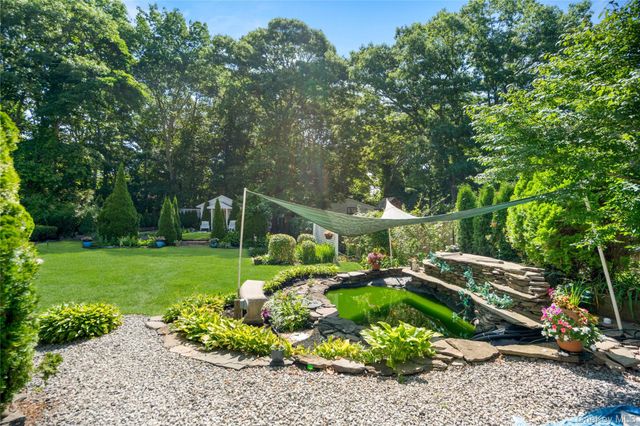 530 Boxwood Drive, Shirley, NY 11967
