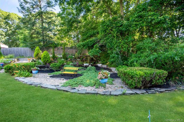 530 Boxwood Drive, Shirley, NY 11967