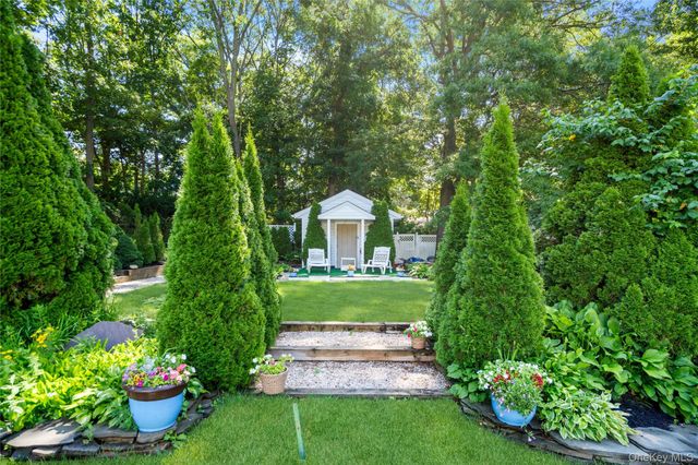 530 Boxwood Drive, Shirley, NY 11967