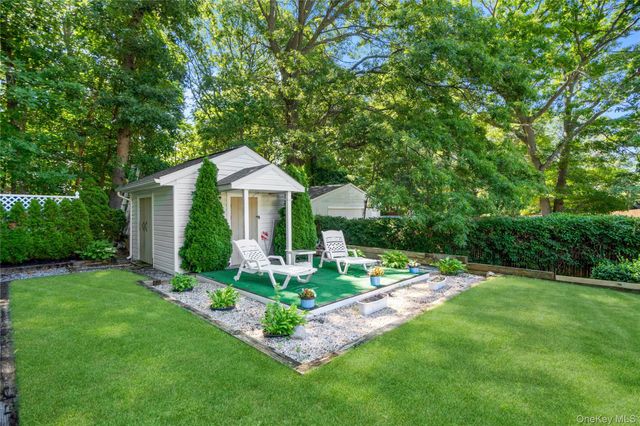 530 Boxwood Drive, Shirley, NY 11967