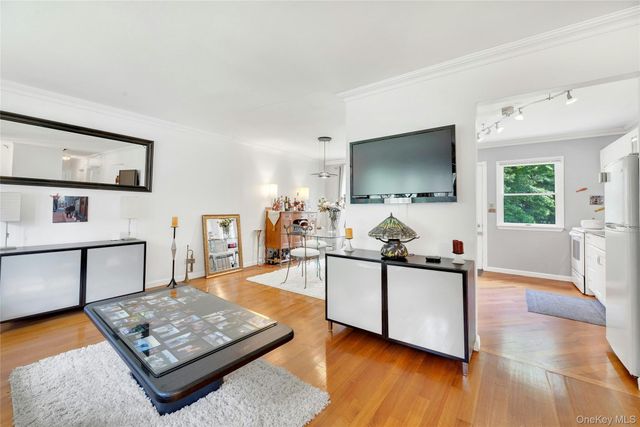 530 Boxwood Drive, Shirley, NY 11967