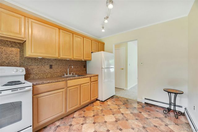 530 Boxwood Drive, Shirley, NY 11967