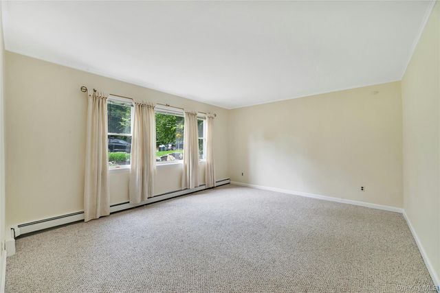530 Boxwood Drive, Shirley, NY 11967