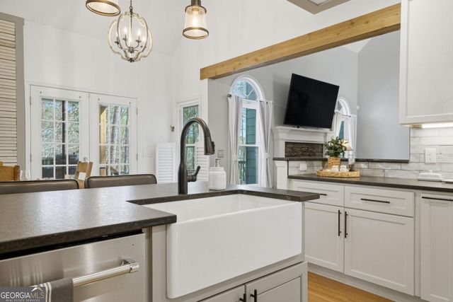 406 Lovinggood Landing Drive, Woodstock, GA 30189