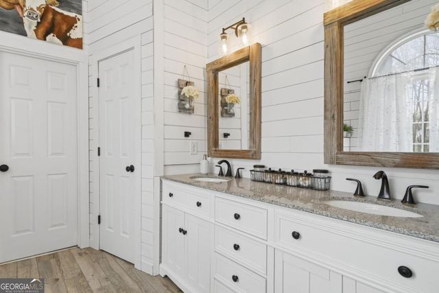 406 Lovinggood Landing Drive, Woodstock, GA 30189