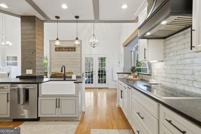 406 Lovinggood Landing Drive, Woodstock, GA 30189