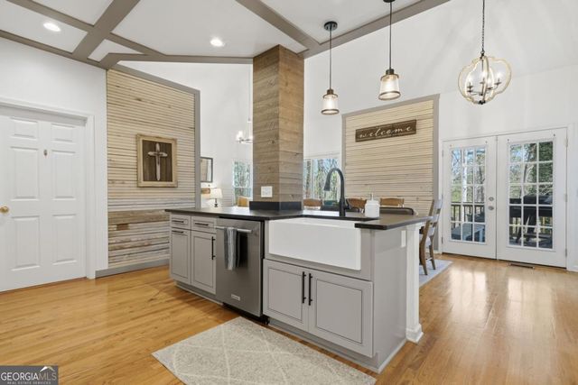 406 Lovinggood Landing Drive, Woodstock, GA 30189