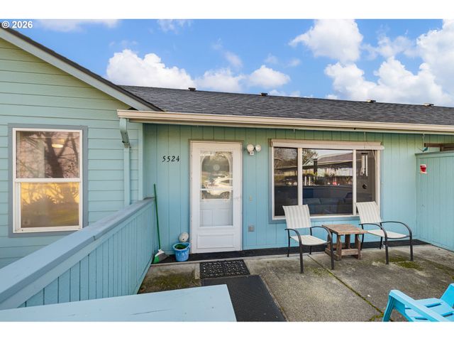 5524 E St, Springfield, OR 97478