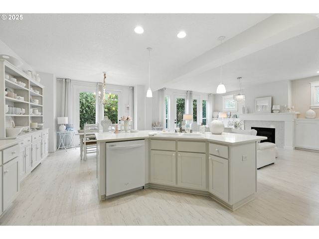 2210 S WHITE SALMON Dr, Ridgefield, WA 98642