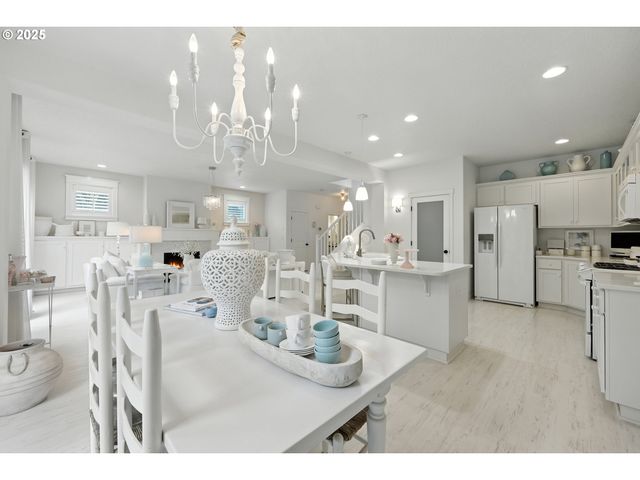 2210 S WHITE SALMON Dr, Ridgefield, WA 98642