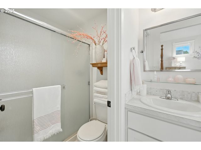 2210 S WHITE SALMON Dr, Ridgefield, WA 98642