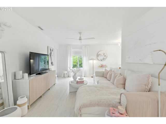 2210 S WHITE SALMON Dr, Ridgefield, WA 98642