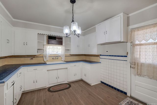 1902 Schley Ave, San Antonio, TX 78210