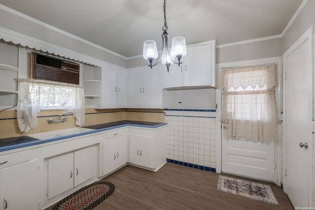 1902 Schley Ave, San Antonio, TX 78210