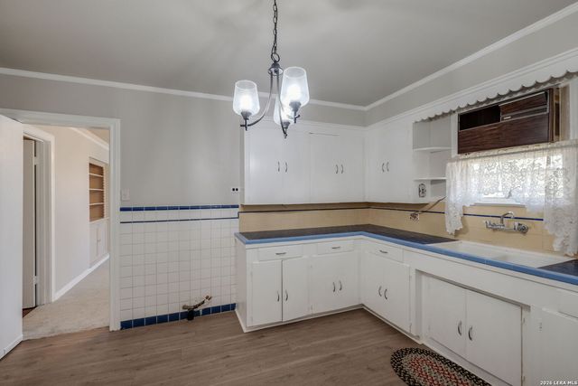 1902 Schley Ave, San Antonio, TX 78210