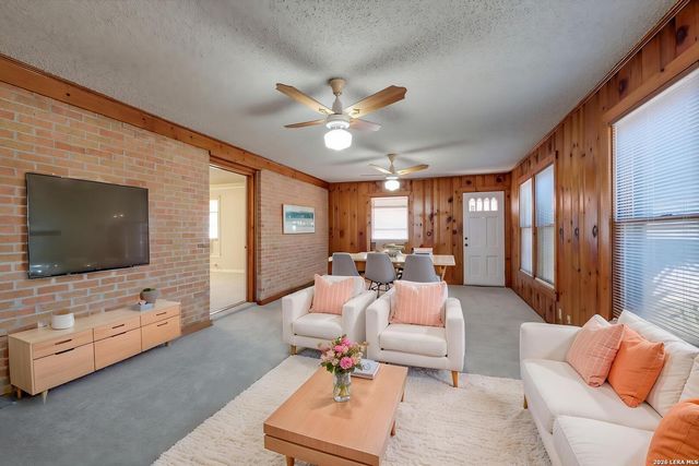 1902 Schley Ave, San Antonio, TX 78210