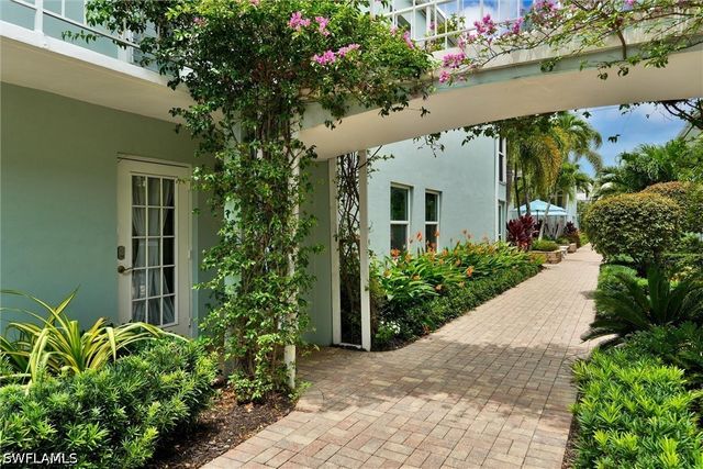 631 12th AVE S 631, Naples, FL 34102