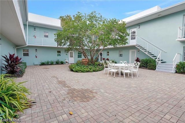 631 12th AVE S 631, Naples, FL 34102