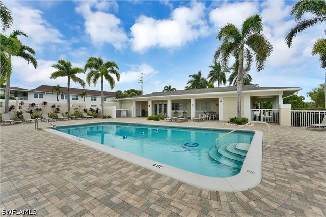 631 12th AVE S 631, Naples, FL 34102