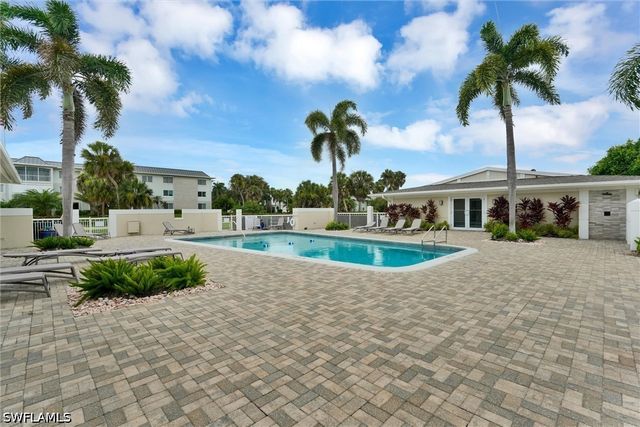 631 12th AVE S 631, Naples, FL 34102