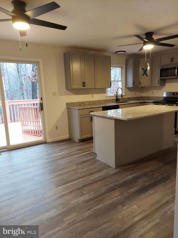 103 NORTHWOOD CIR, Cross Junction, VA 22625