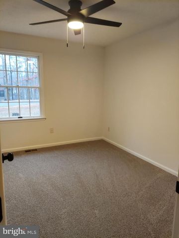 103 NORTHWOOD CIR, Cross Junction, VA 22625