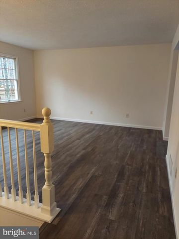 103 NORTHWOOD CIR, Cross Junction, VA 22625