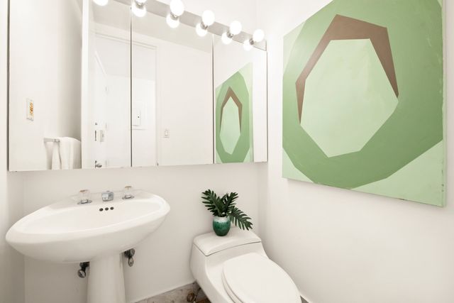 235 E 40th St Apt 6C, New York City, NY 10016