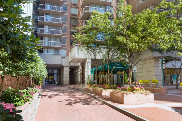 235 E 40th St Apt 6C, New York City, NY 10016