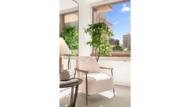235 E 40th St Apt 6C, New York City, NY 10016