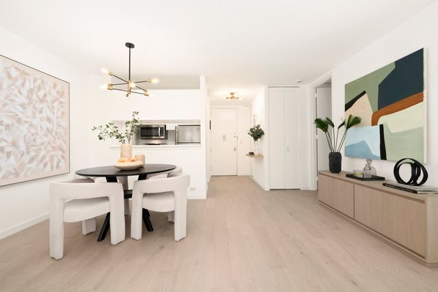 235 E 40th St Apt 6C, New York City, NY 10016
