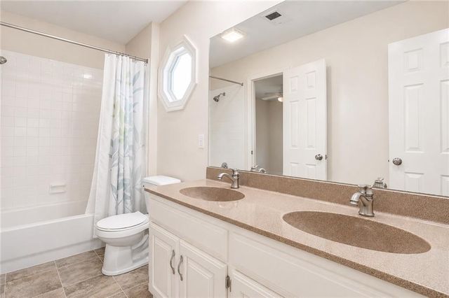 13902 W 71 Terrace, Shawnee, KS 66216