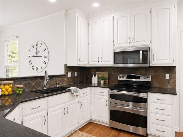 13902 W 71 Terrace, Shawnee, KS 66216