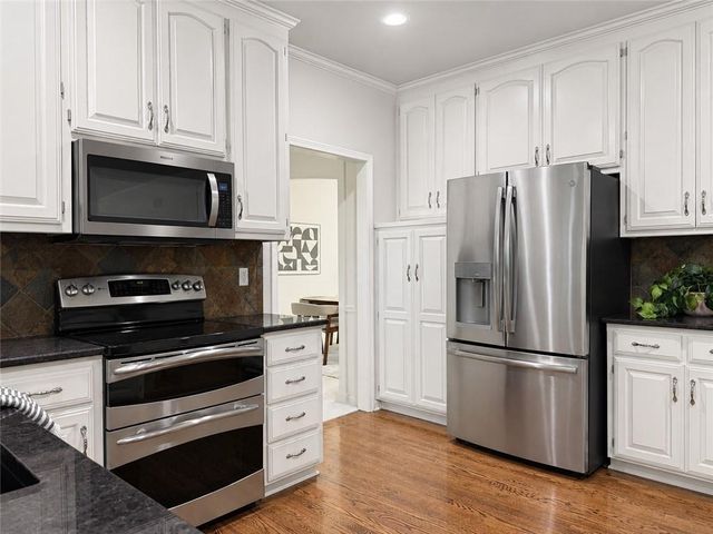 13902 W 71 Terrace, Shawnee, KS 66216