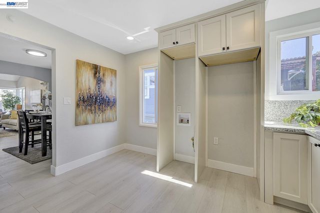 2834 Abbey St, Oakland, CA 94619