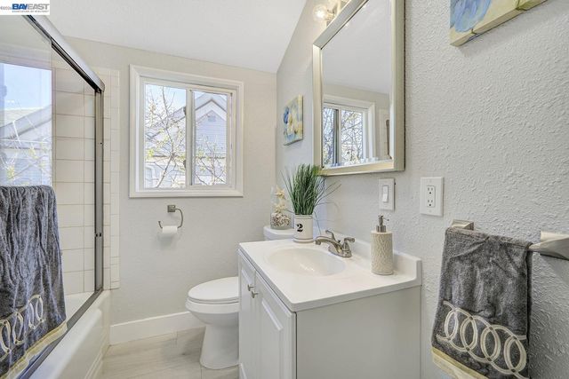 2834 Abbey St, Oakland, CA 94619