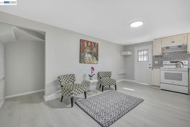 2834 Abbey St, Oakland, CA 94619