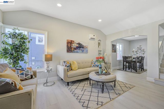 2834 Abbey St, Oakland, CA 94619