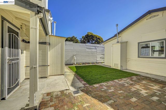 2834 Abbey St, Oakland, CA 94619