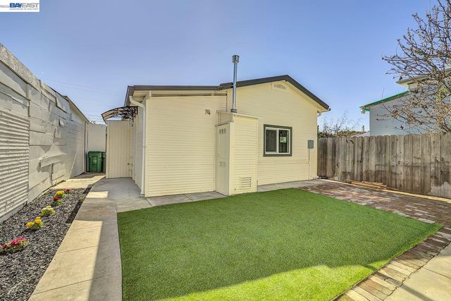 2834 Abbey St, Oakland, CA 94619