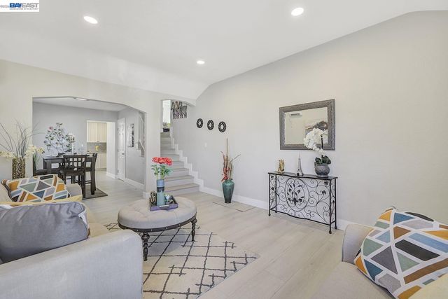 2834 Abbey St, Oakland, CA 94619