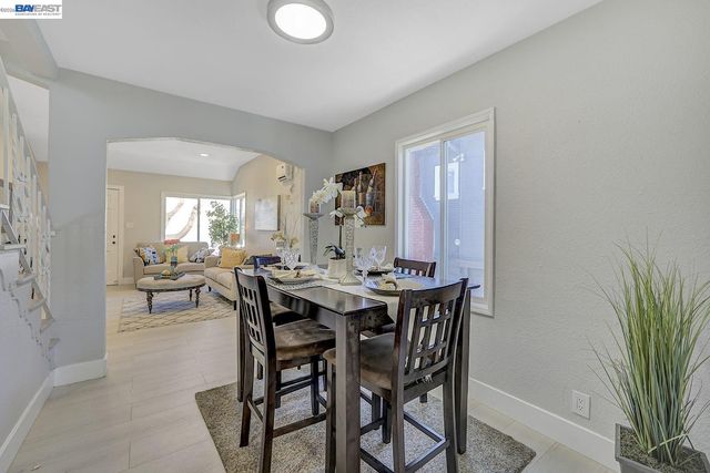 2834 Abbey St, Oakland, CA 94619