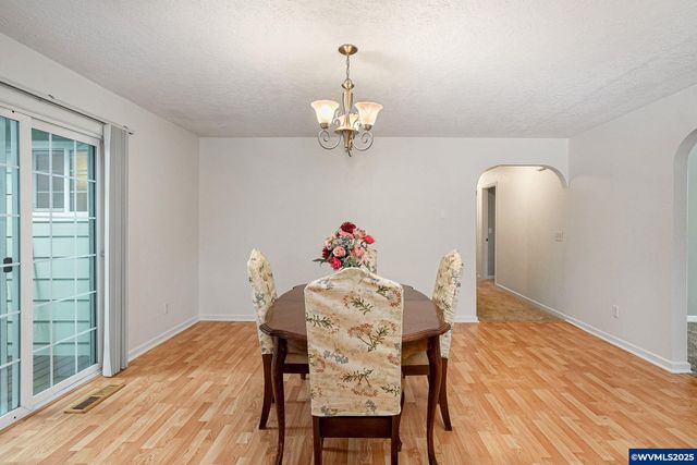 579 E Robidoux St, Stayton, OR 97383