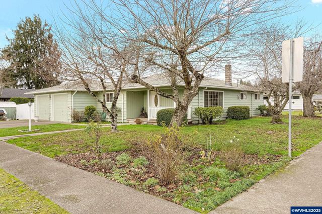 579 E Robidoux St, Stayton, OR 97383