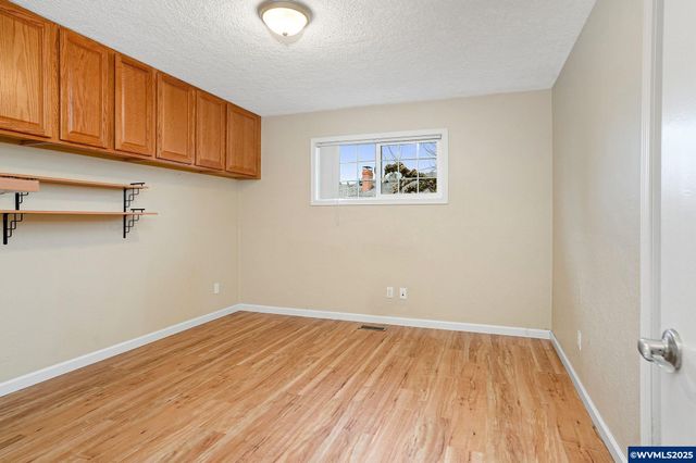 579 E Robidoux St, Stayton, OR 97383