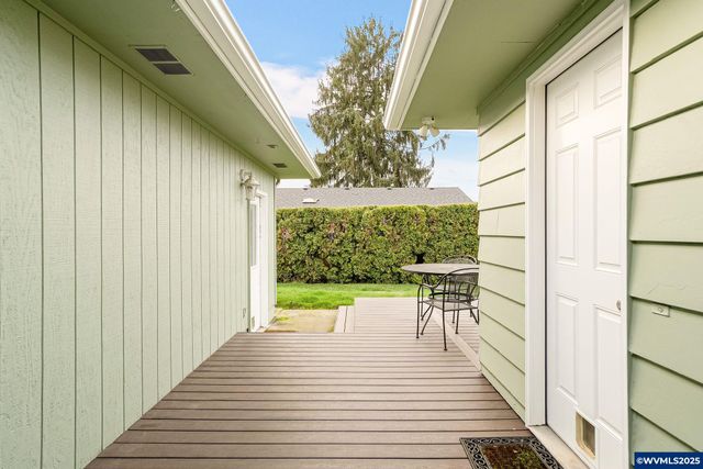 579 E Robidoux St, Stayton, OR 97383